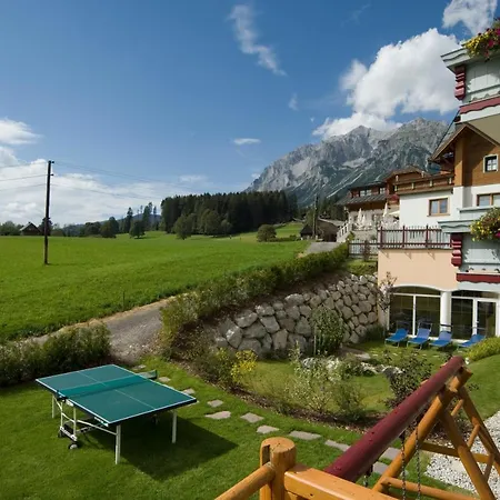 Hotel Neuwirt 4*