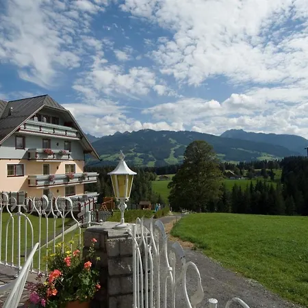Neuwirt Hotel 4*