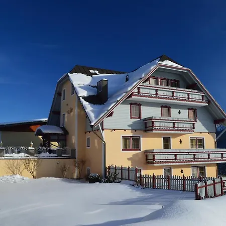 Готель Neuwirt 4*