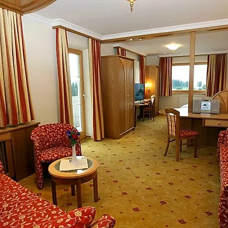 Neuwirt Hotel 4*